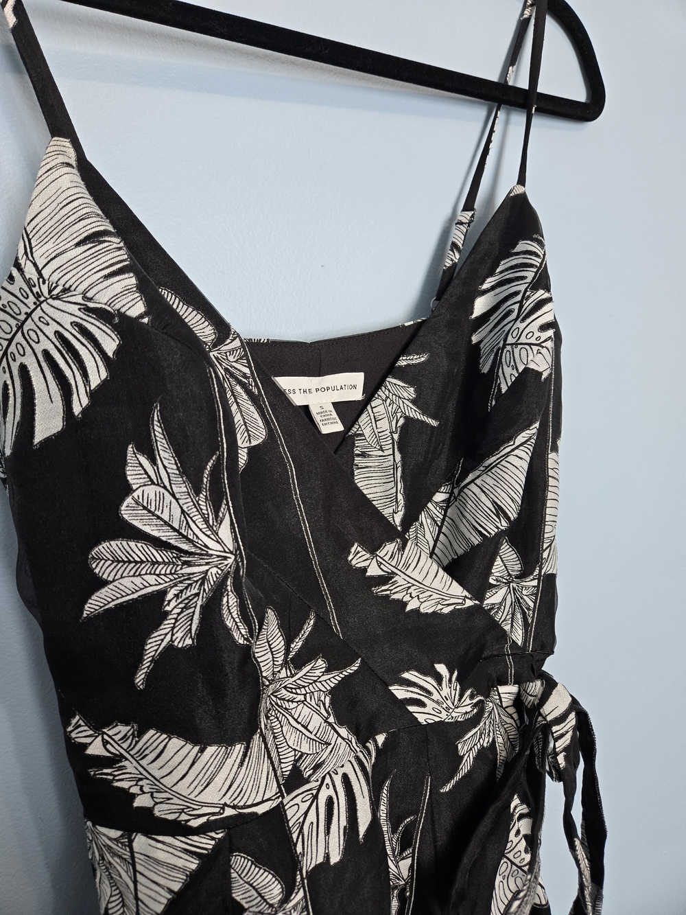Dress the Population Delphine Black & White Tropical Wrap Dress - Picture 4 of 6